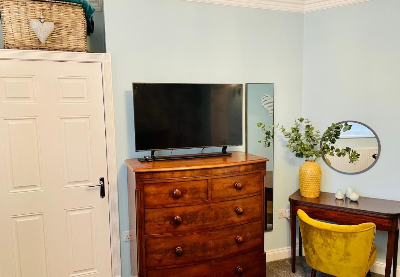 Stunning 2-Bed-2Bath Apt In Whitby With Parking Apartment ภายนอก รูปภาพ