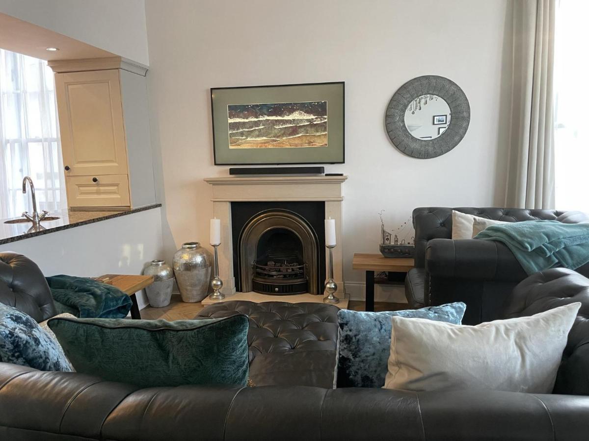 Stunning 2-Bed-2Bath Apt In Whitby With Parking Apartment ภายนอก รูปภาพ