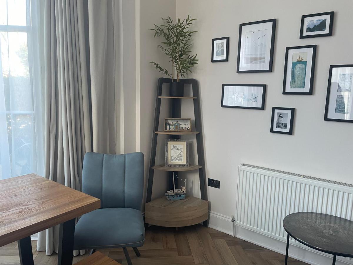 Stunning 2-Bed-2Bath Apt In Whitby With Parking Apartment ภายนอก รูปภาพ